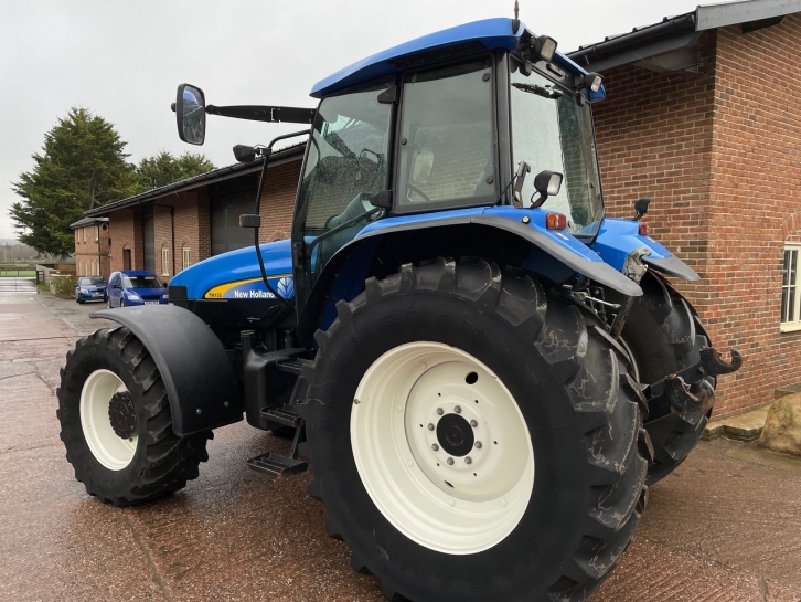 New Holland TM155