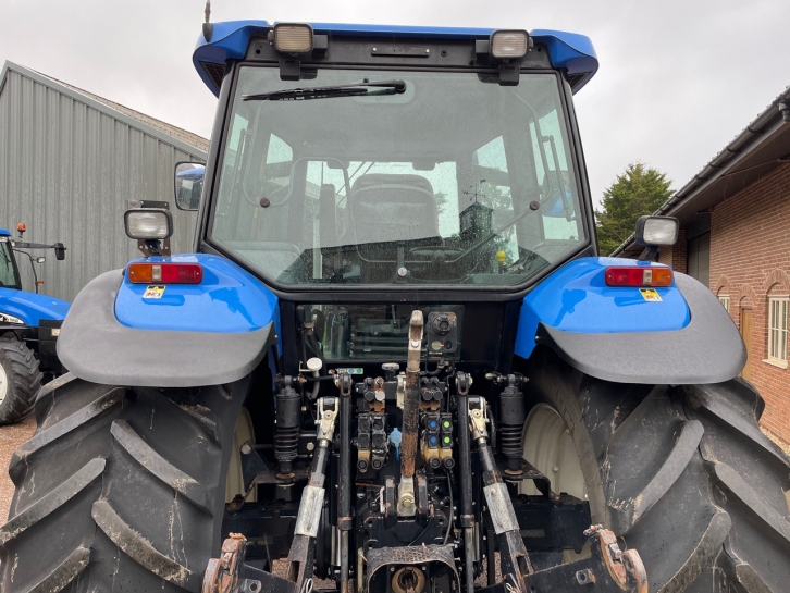 New Holland TM155