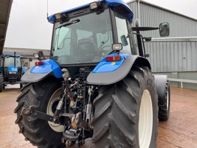 New Holland TM155