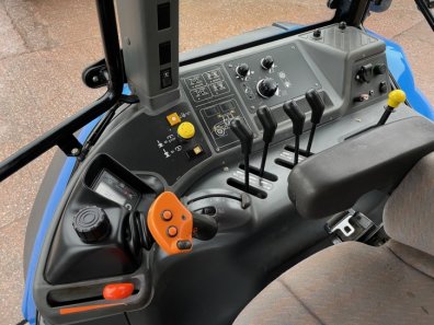 New Holland TM155