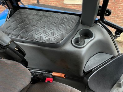 New Holland TM155