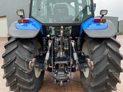 New Holland TM155