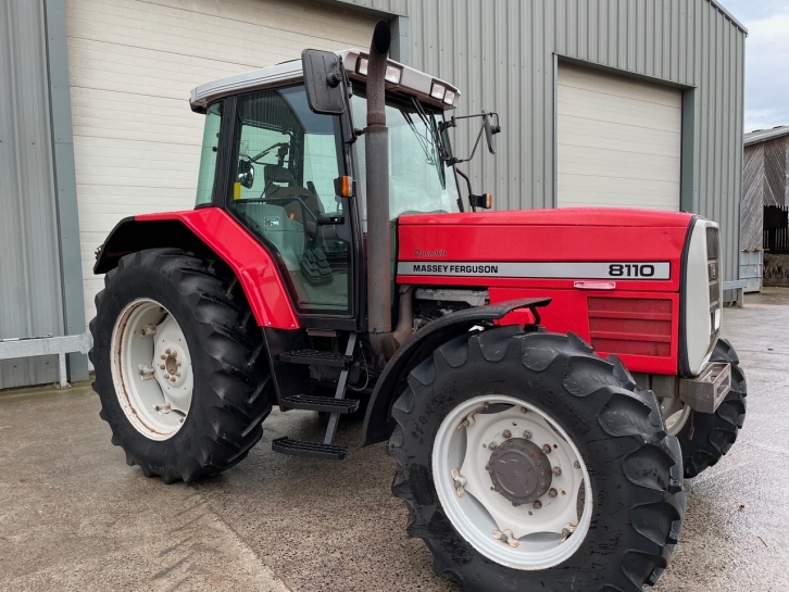 Massey Ferguson 8110