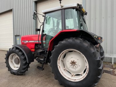 Massey Ferguson 8110