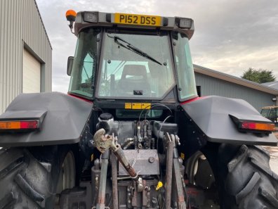 Massey Ferguson 8110
