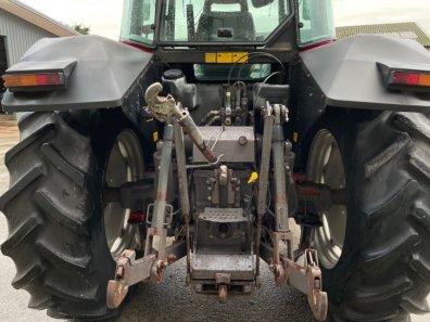 Massey Ferguson 8110