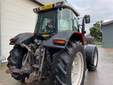 Massey Ferguson 8110