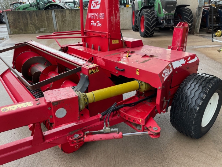 JF 1050 Pro Tec trailed forager