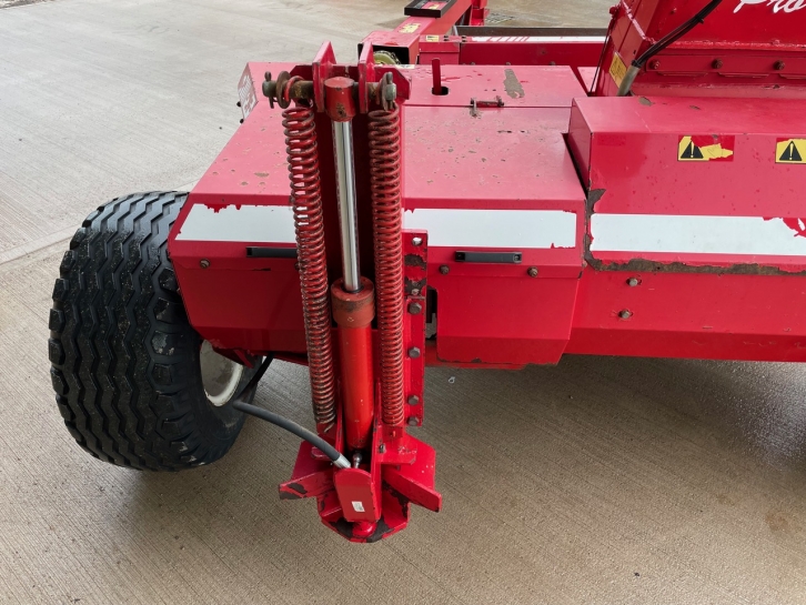 JF 1050 Pro Tec trailed forager
