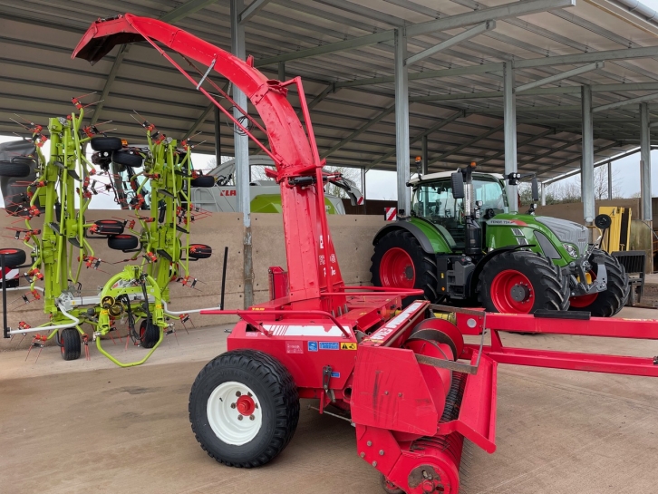 JF 1050 Pro Tec trailed forager