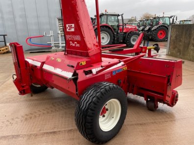 JF 1050 Pro Tec trailed forager