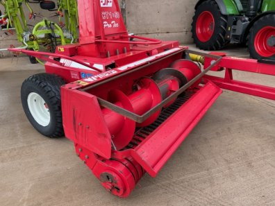 JF 1050 Pro Tec trailed forager