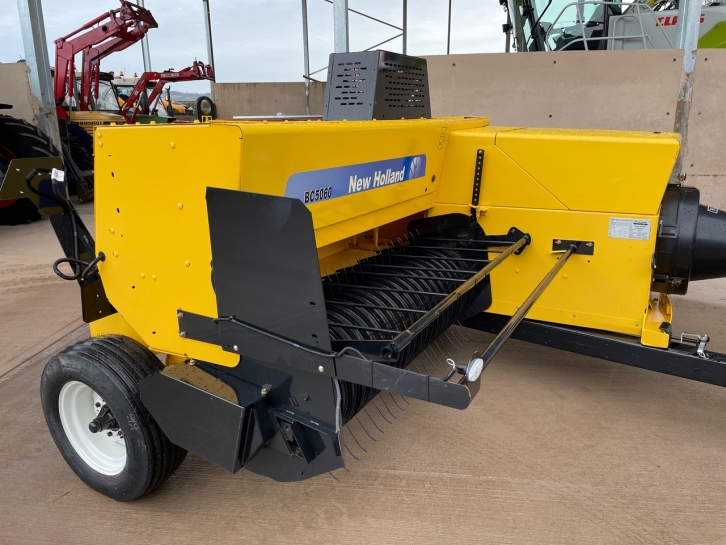 New Holland BC 5060 baler