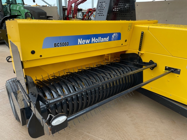 New Holland BC 5060 baler