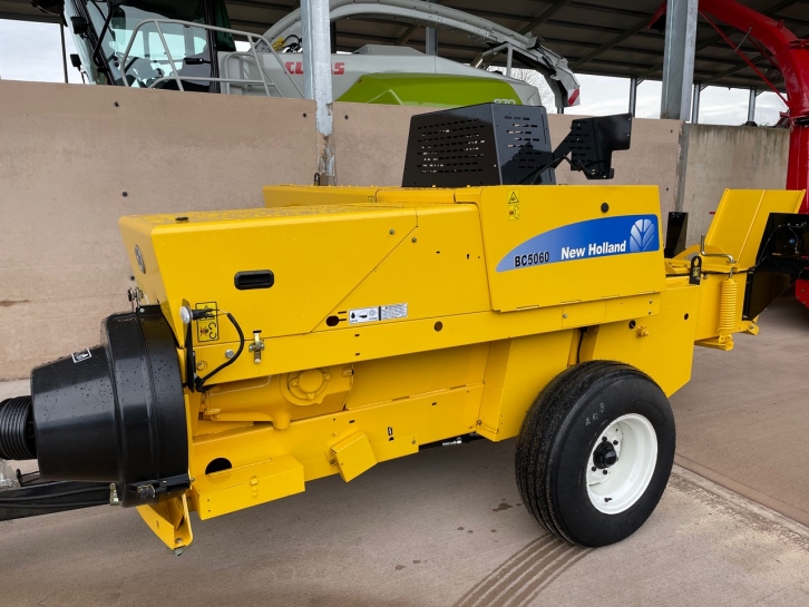 New Holland BC 5060 baler
