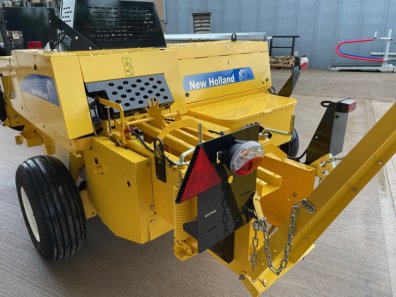 New Holland BC 5060 baler