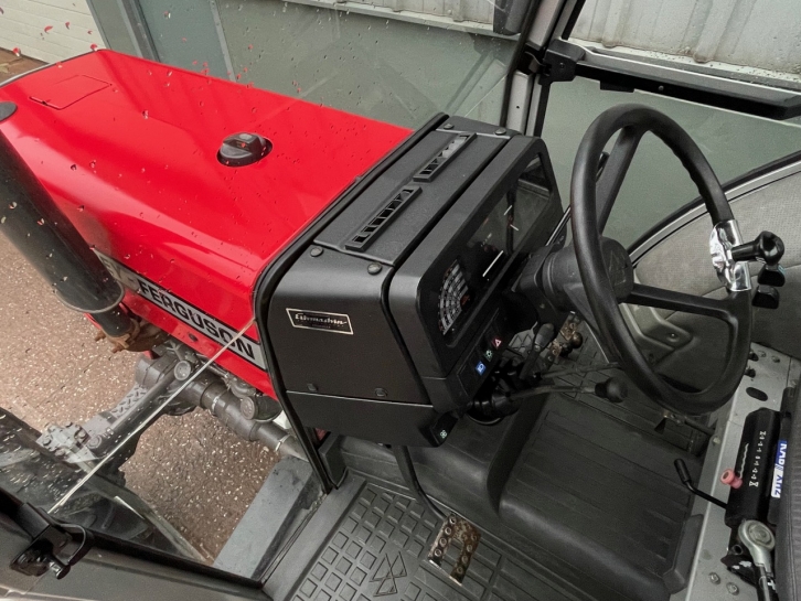Massey Ferguson 355