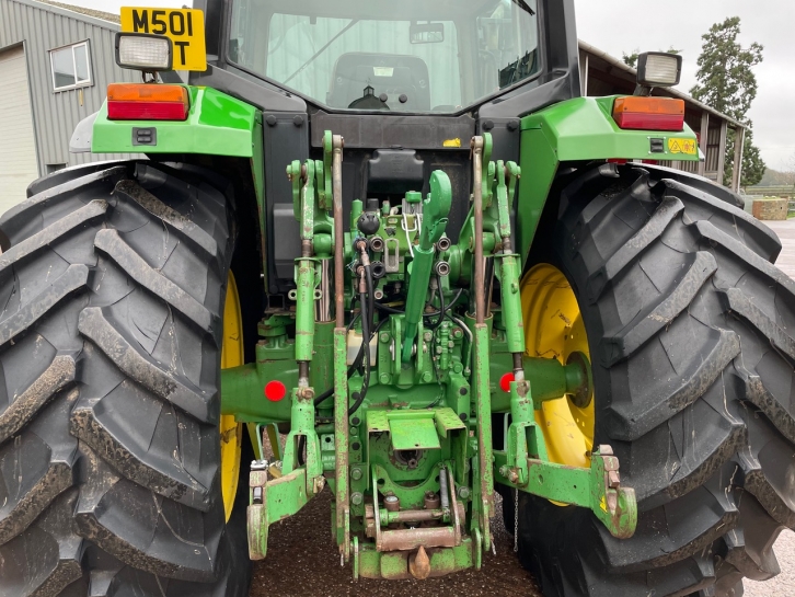 John Deere 6900