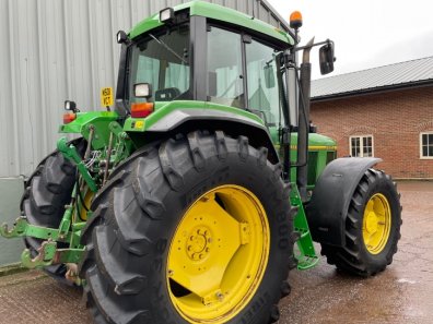 John Deere 6900