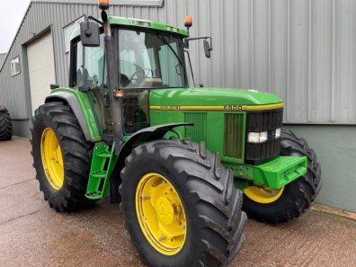 John Deere 6900