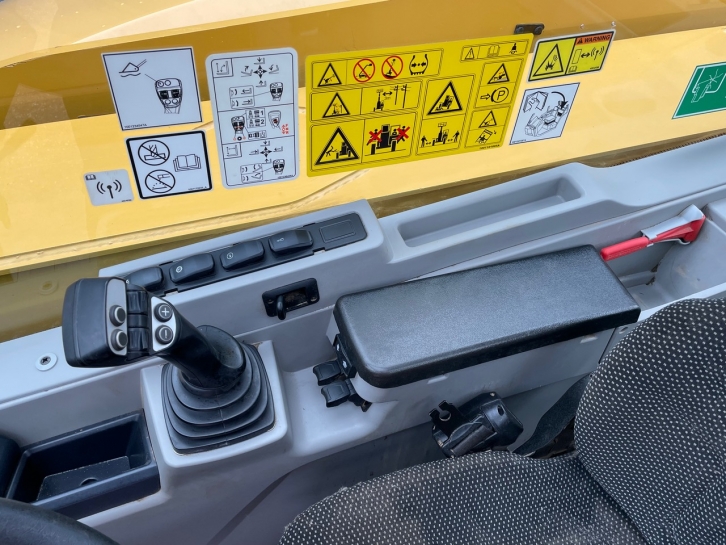 CAT TH408D Exclusive+ 145
