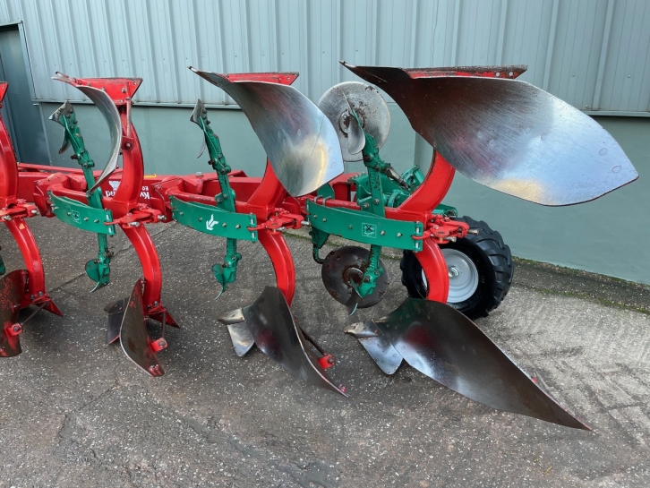 Kverneland EG 85/300 Plough