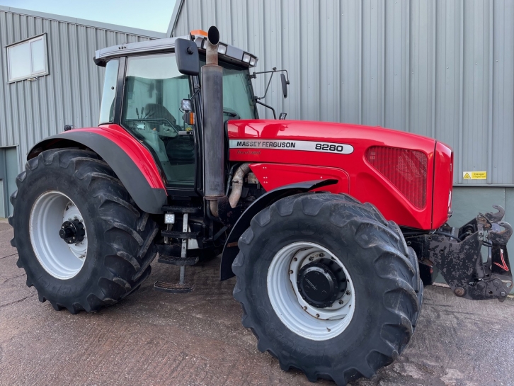 Massey Ferguson 8280