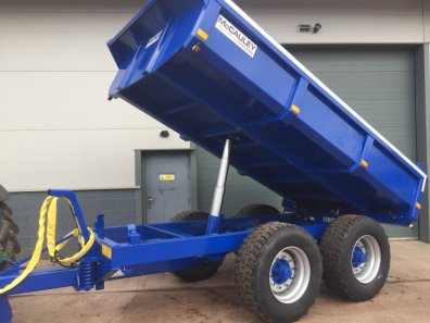 McCauley GP12 12 ton dump trailer