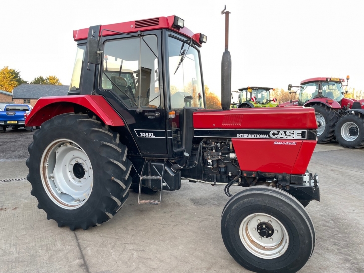 Case 745XL