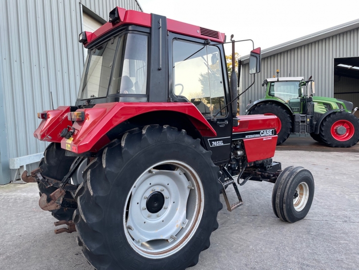 Case 745XL