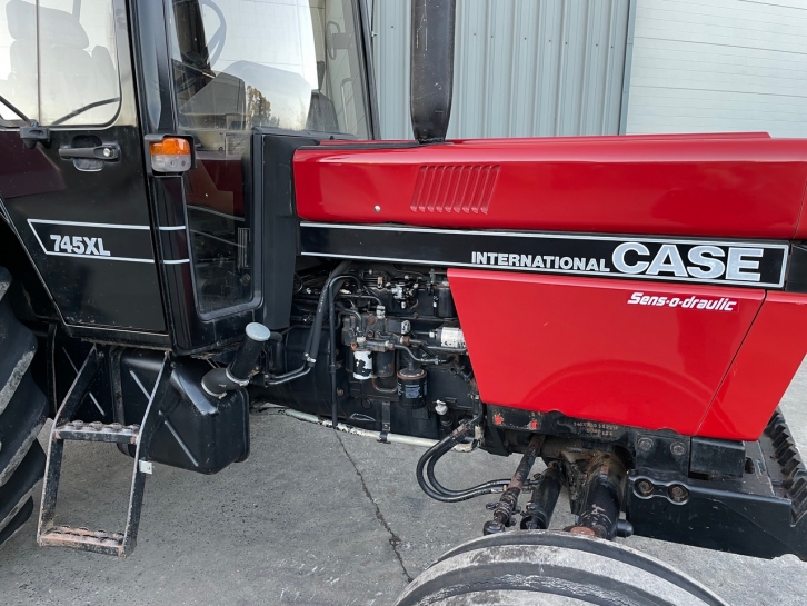 Case 745XL
