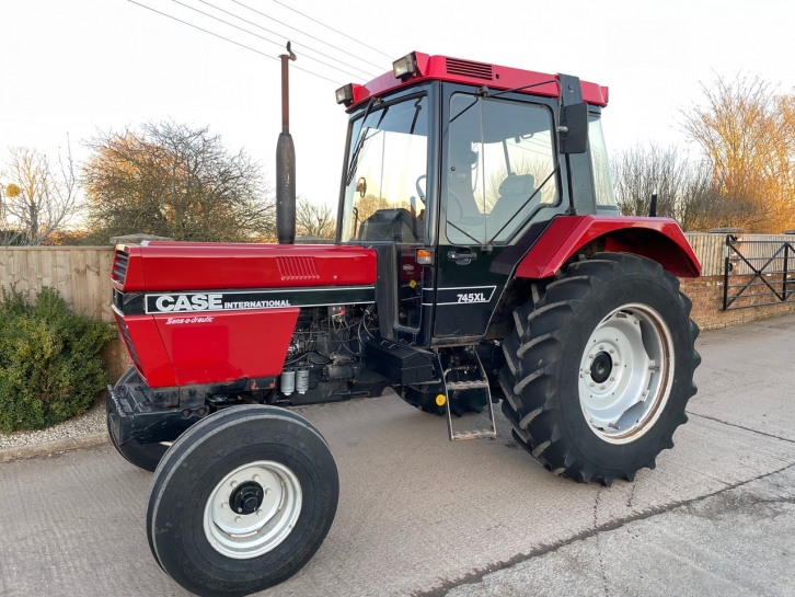 Case 745XL