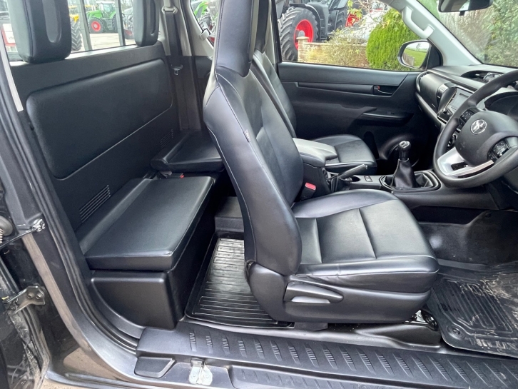 Toyota Hilux Xtra cab 2.4 diesel