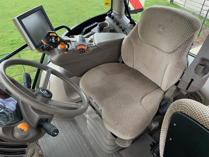 John Deere 6250R Premium Edition