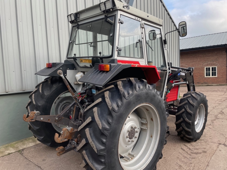Massey Ferguson 390T