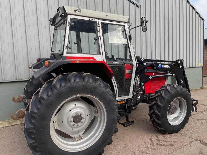 Massey Ferguson 390T