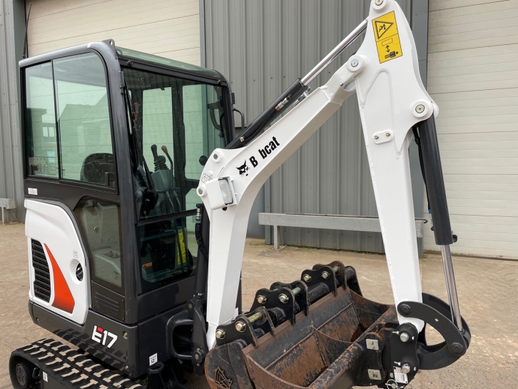 Bobcat E17 digger
