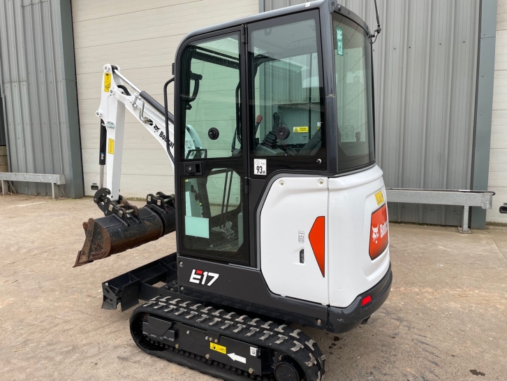 Bobcat E17 digger