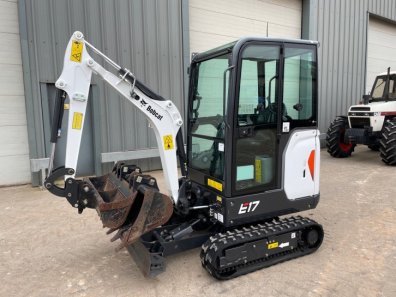 Bobcat E17 digger