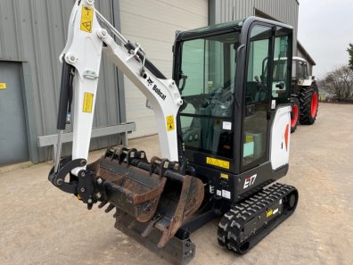 Bobcat E17 digger