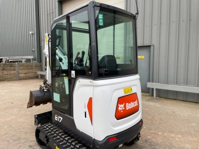 Bobcat E17 digger