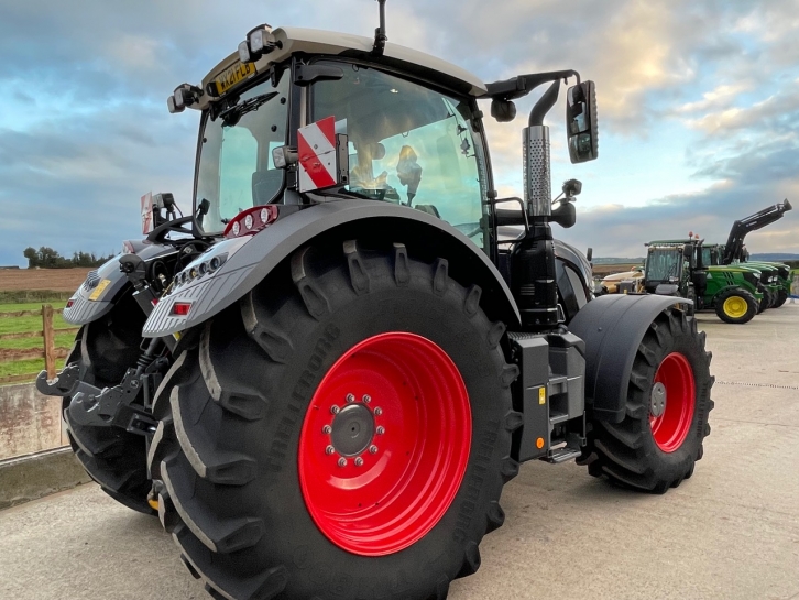 Fendt 724 Profi-Plus