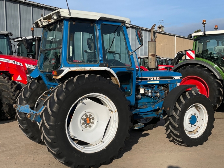 Ford 7810 II