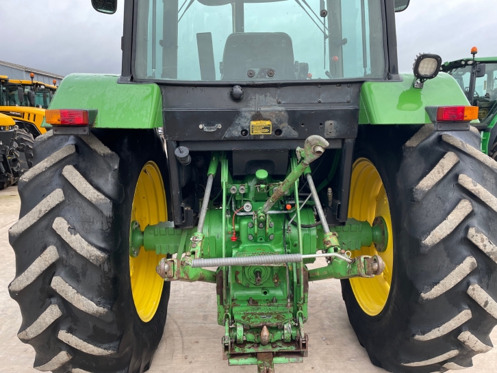 John Deere 3040