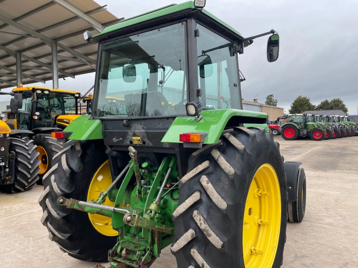 John Deere 3040