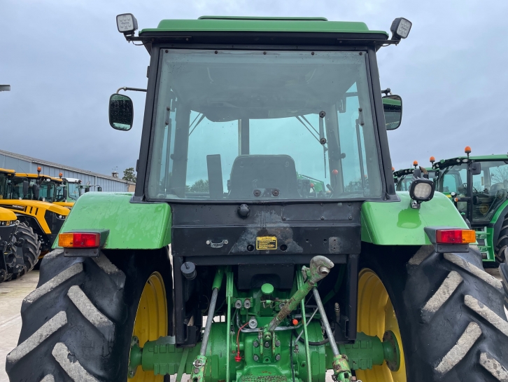 John Deere 3040
