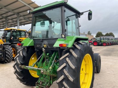 John Deere 3040