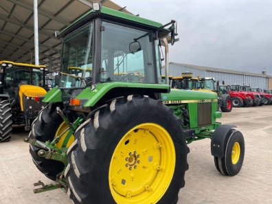 John Deere 3040