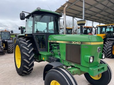 John Deere 3040