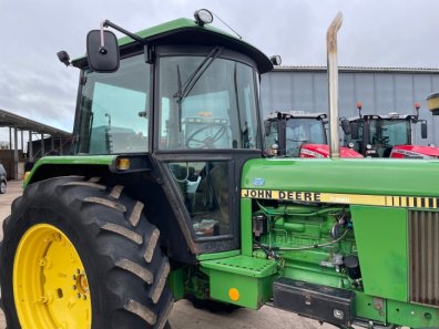 John Deere 3040